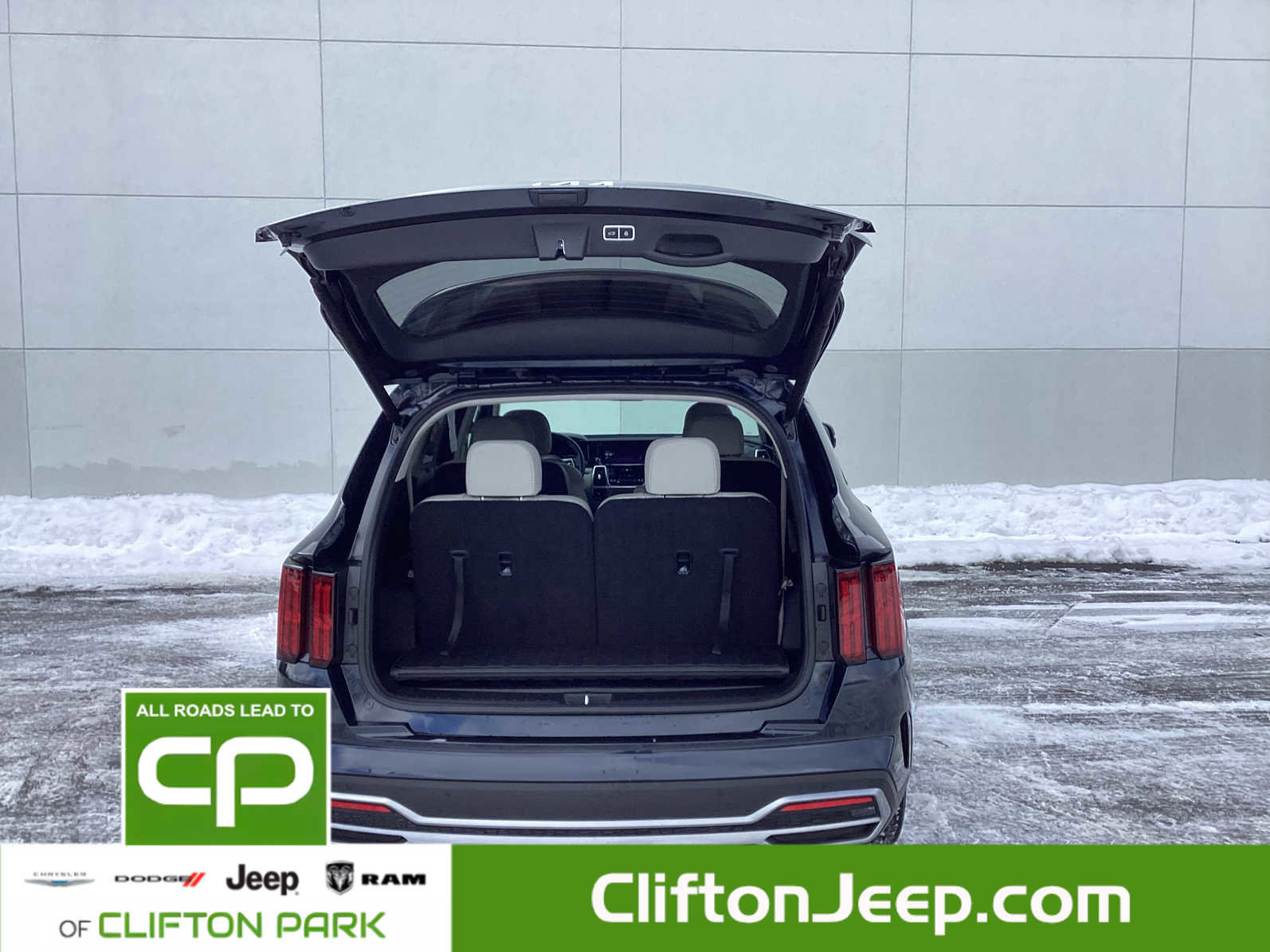 Used 2023 Kia Sorento SX Prestige image 6