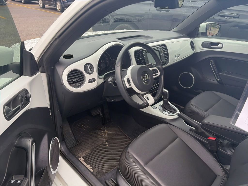 Used 2019 Volkswagen Beetle 2.0T SE FWD image 10