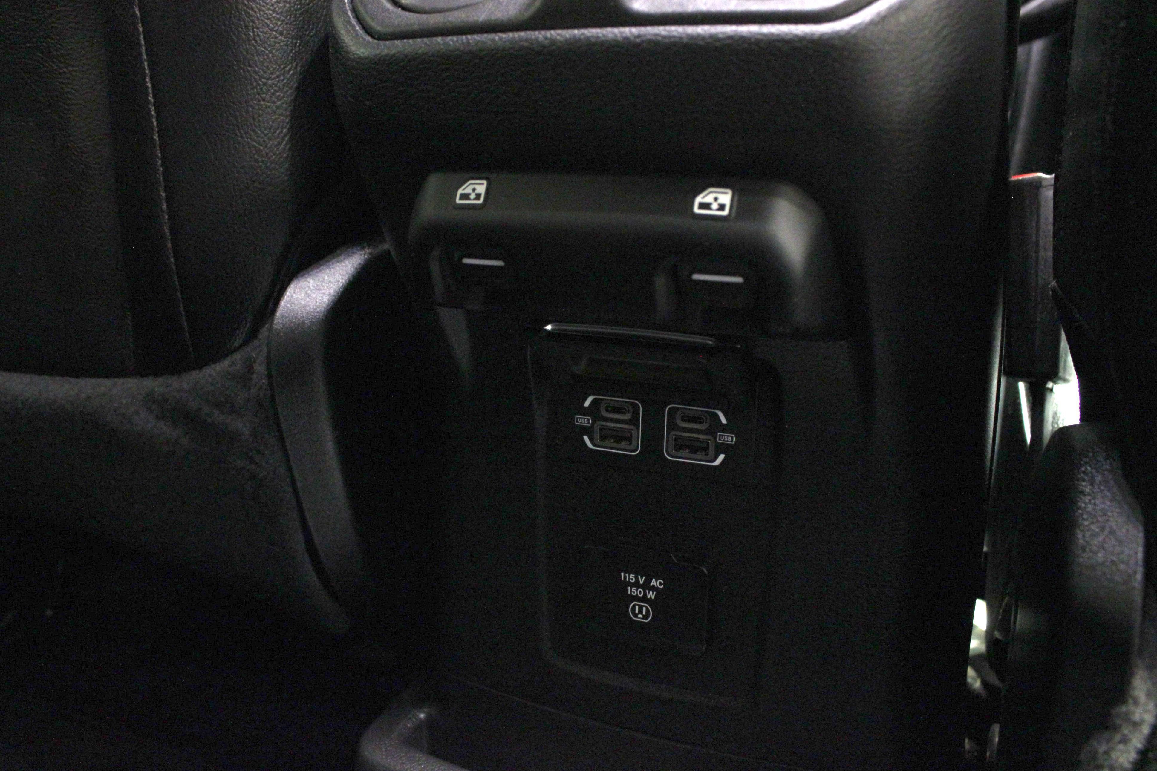 Used 2022 Jeep Wrangler Unlimited Sahara w/ Cold Weather Group image 15