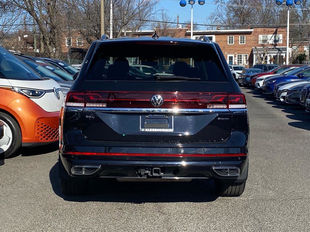Certified 2024 Volkswagen Atlas SEL Premium R-Line image 4