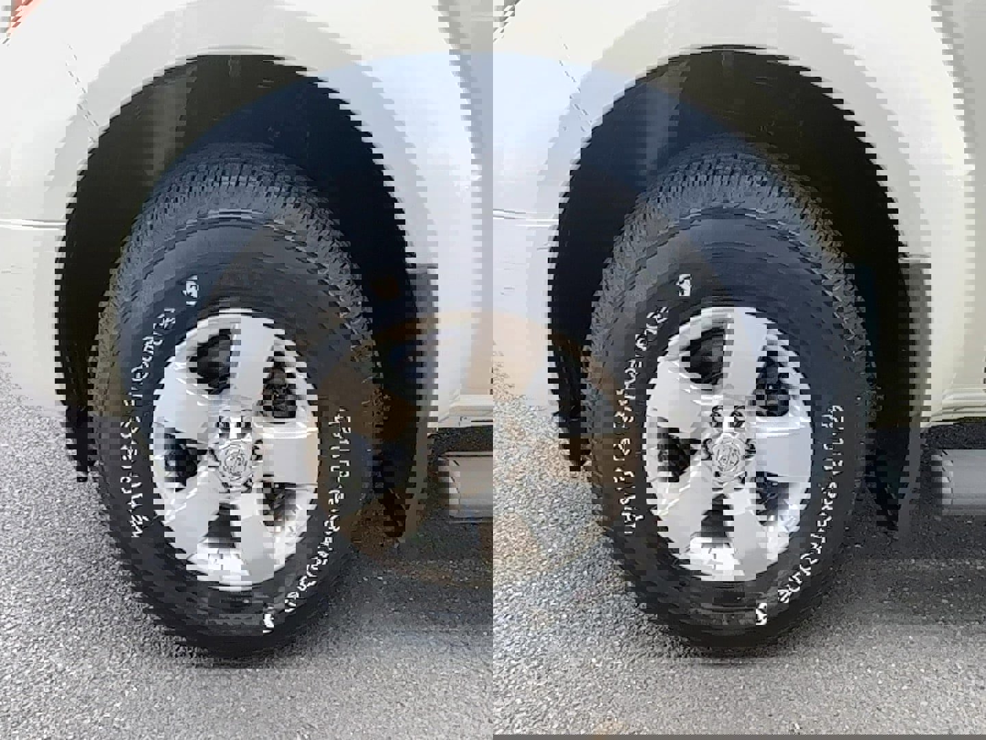 Used 2013 Nissan Frontier SV w/ SV Value Truck Pkg image 24