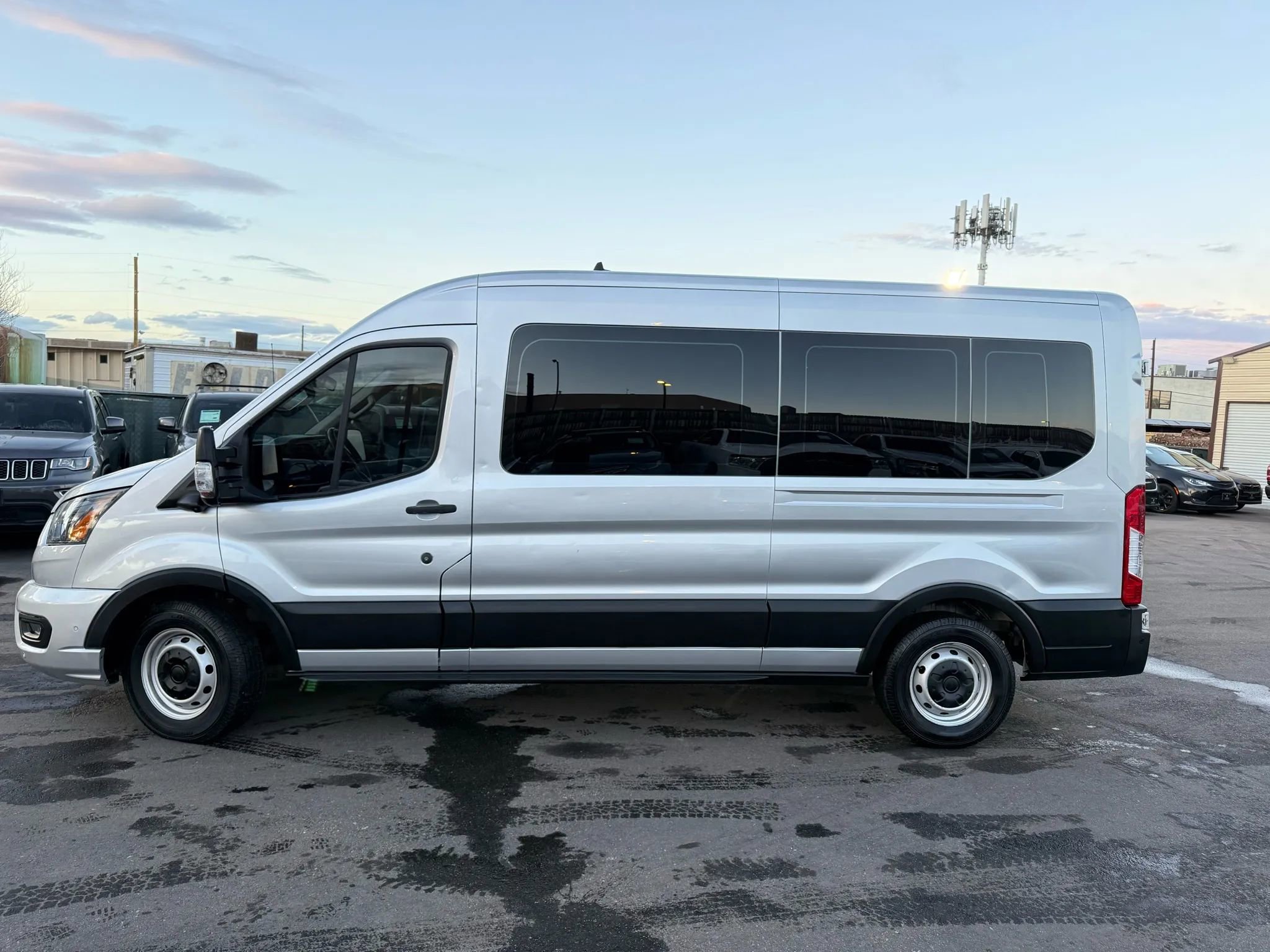 Used 2022 Ford Transit 350 XL image 3