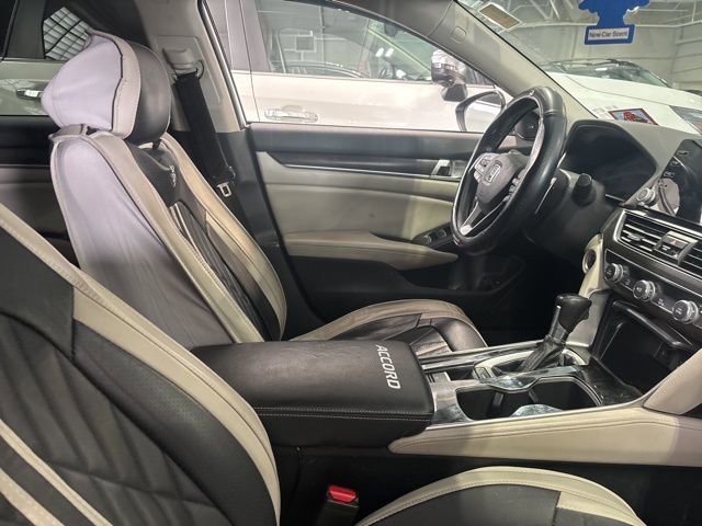 Used 2018 Honda Accord Touring image 11
