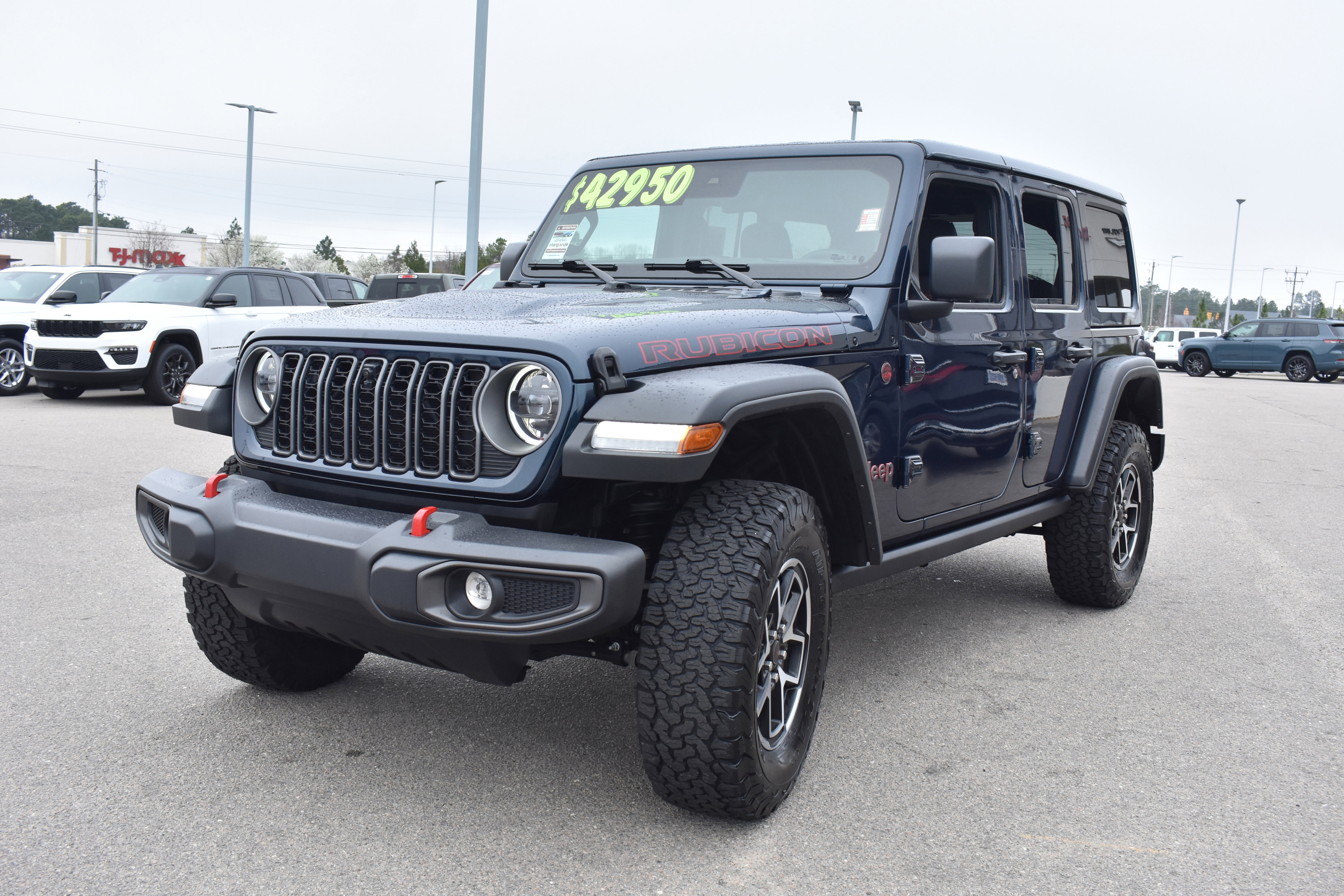 Used 2025 Jeep Wrangler Unlimited Rubicon w/ Safety Group image 5