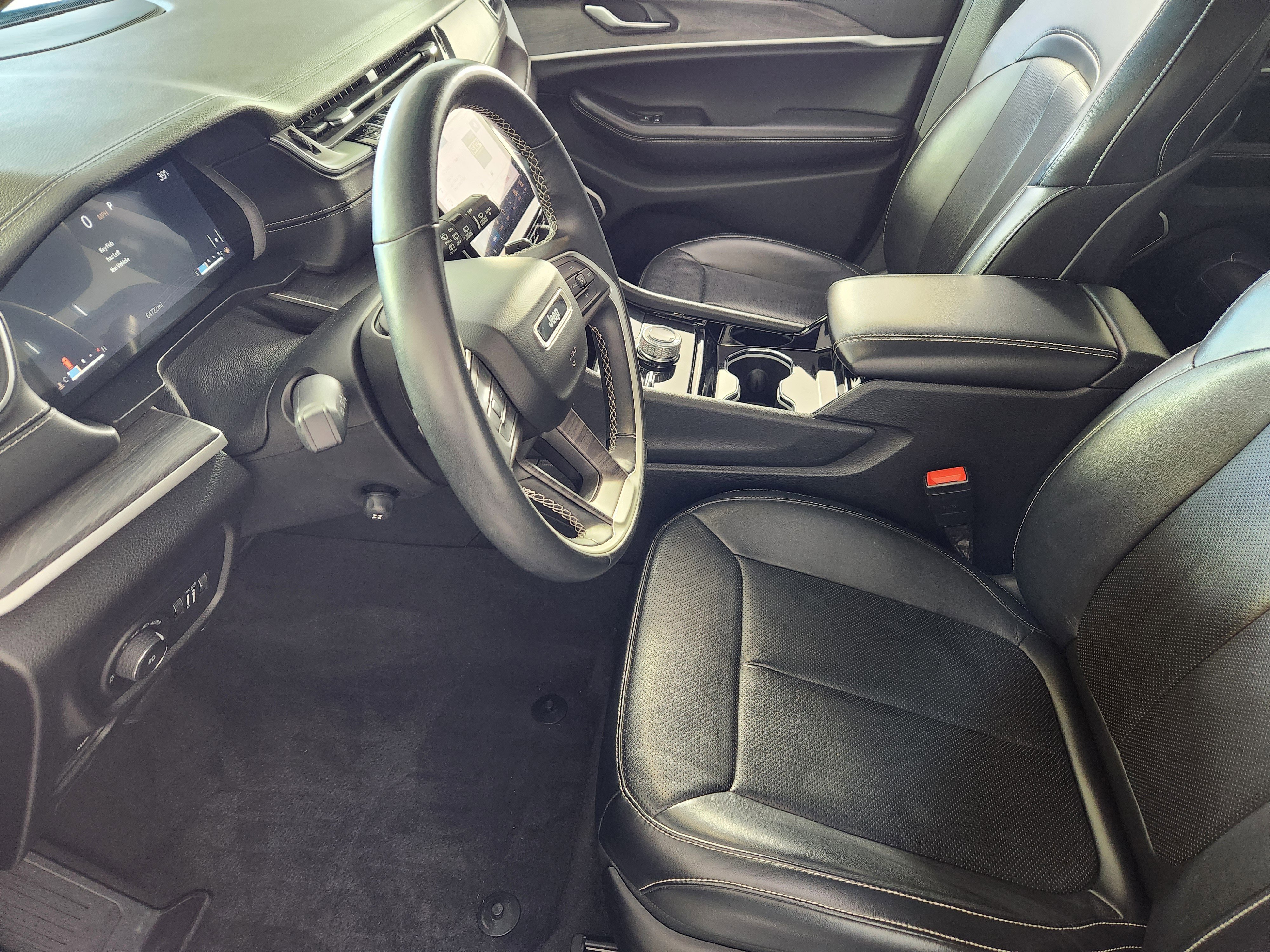 Used 2021 Jeep Grand Cherokee L Limited w/ Luxury Tech Group II image 11