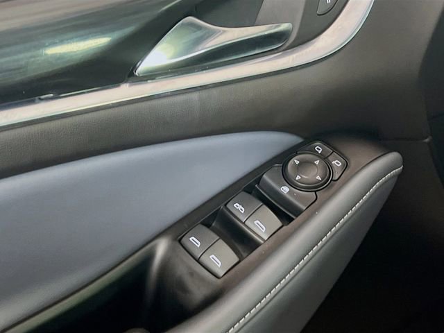 Used 2023 Buick Enclave Essence image 17