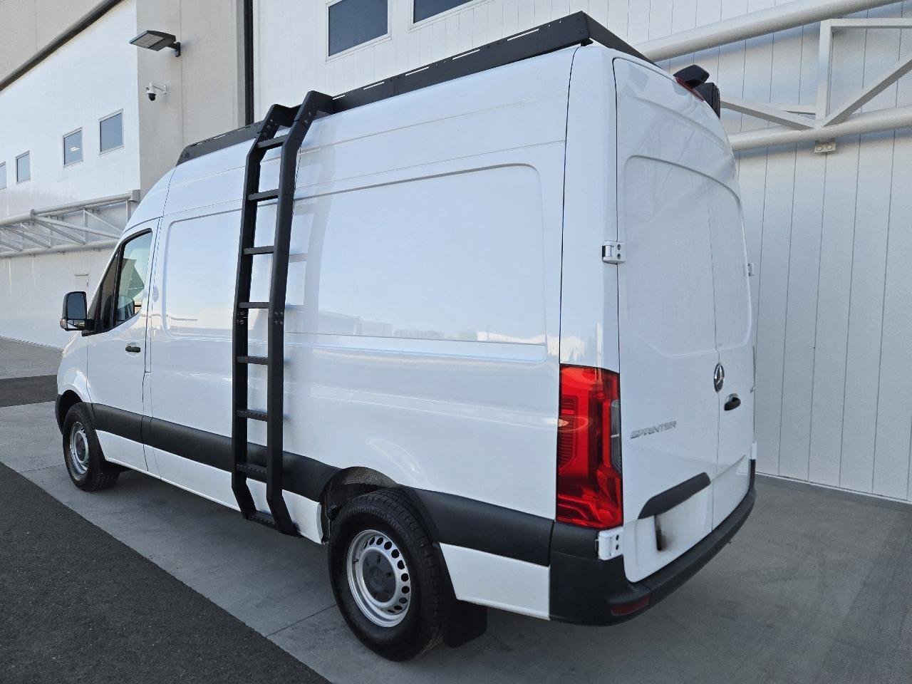 Used 2022 Mercedes-Benz Sprinter 2500 image 13