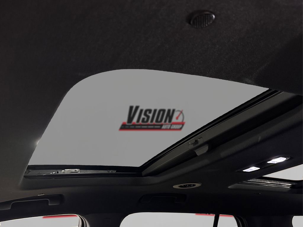 Used 2023 Chevrolet Traverse RS image 22