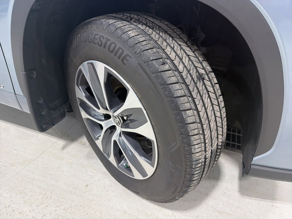 Used 2024 Toyota Highlander XLE image 17