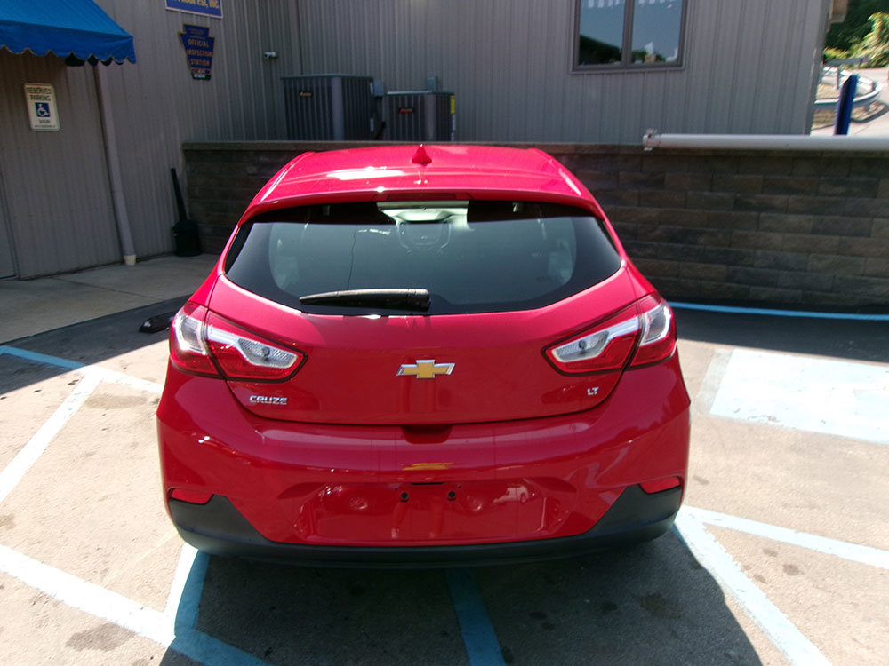 Used 2018 Chevrolet Cruze LT w/ Convenience Package image 6