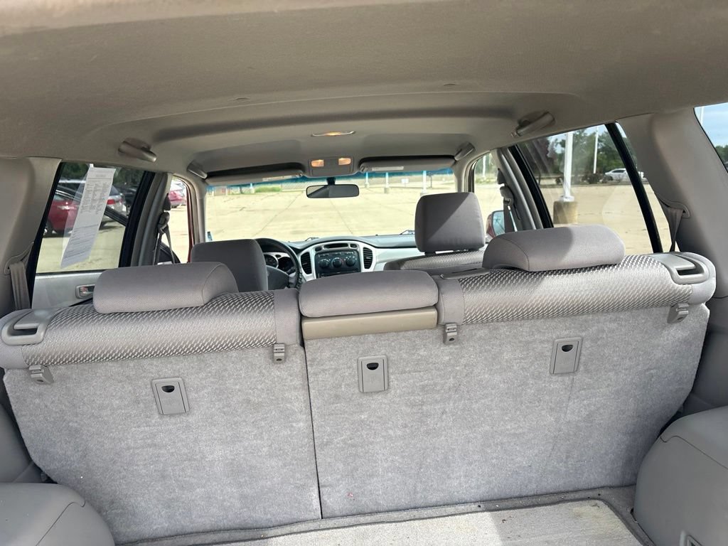 Used 2006 Toyota Highlander 2WD w/ Cold Weather Pkg image 18