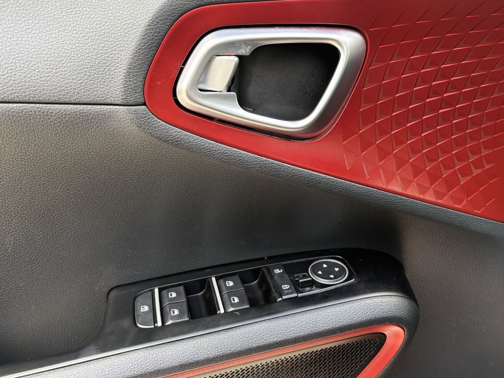 Used 2020 Kia Soul GT-Line Turbo image 11