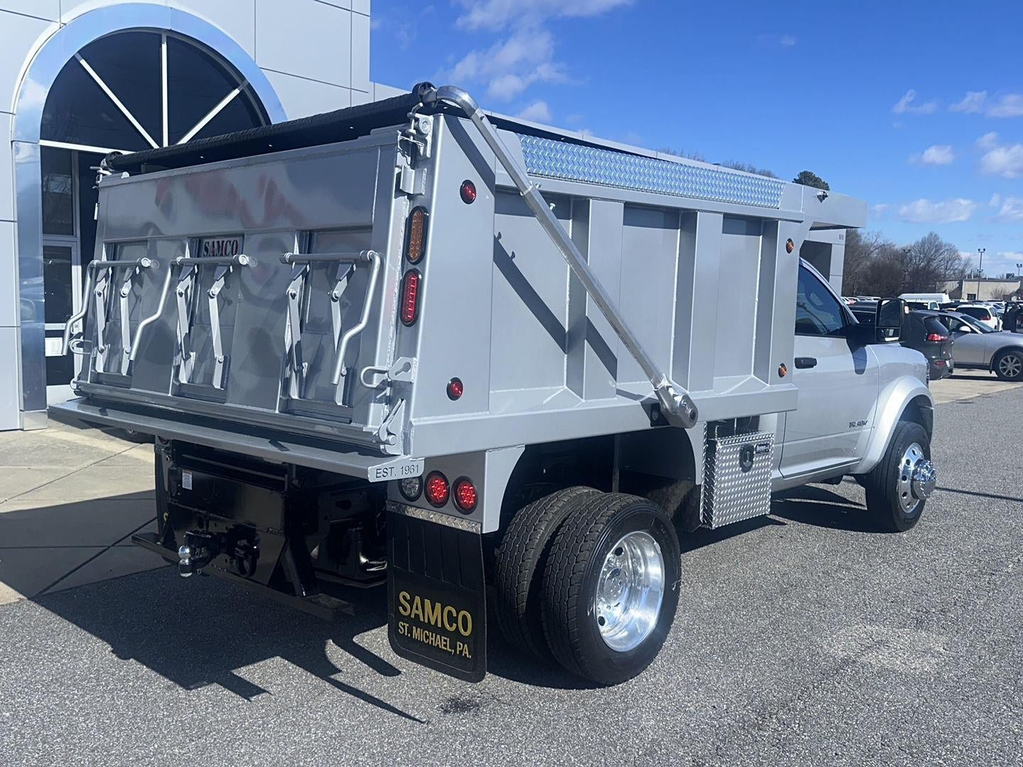 New 2026 RAM 5500 4x4 Regular Cab image 8