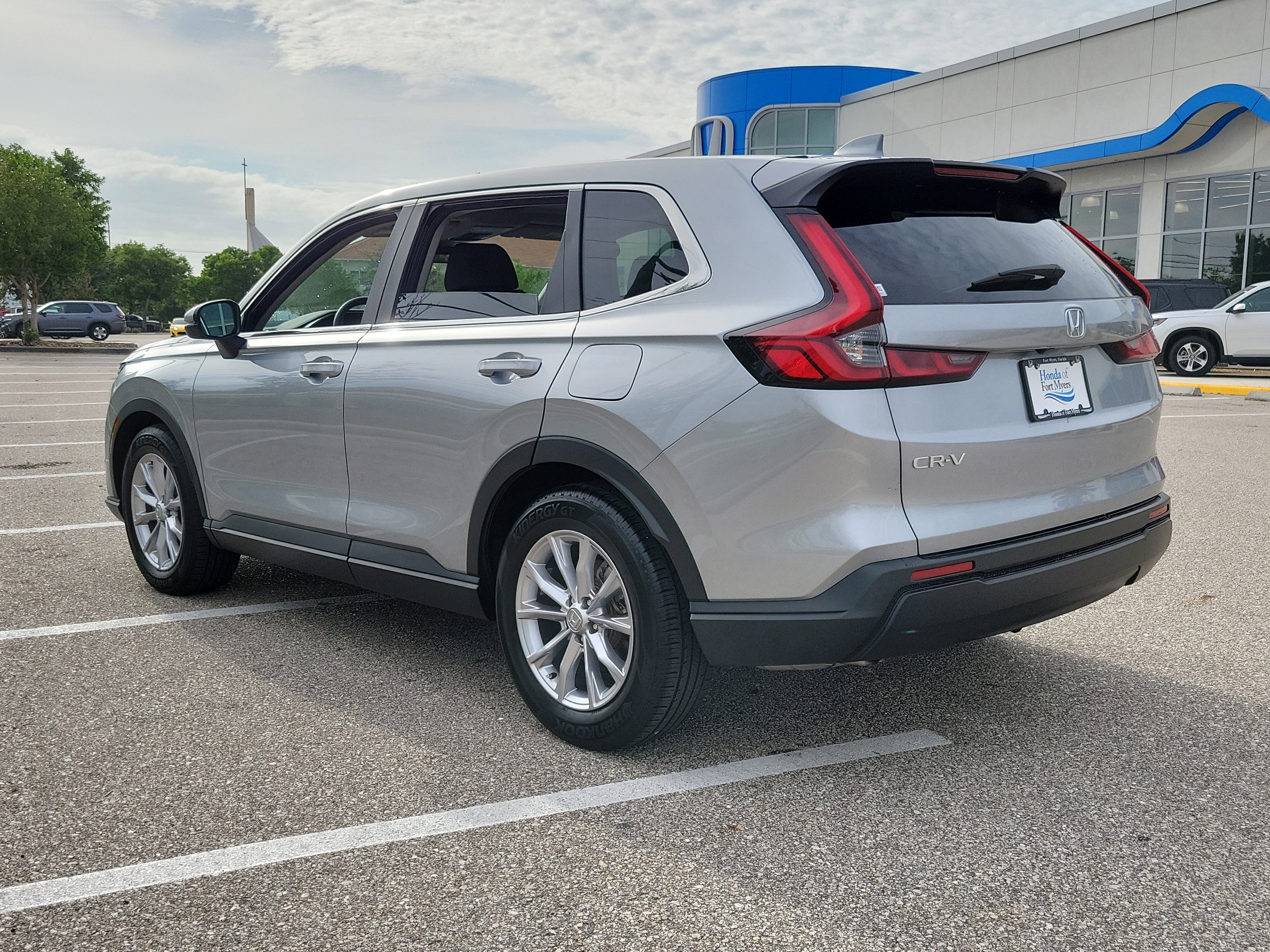 Used 2024 Honda CR-V EX image 4