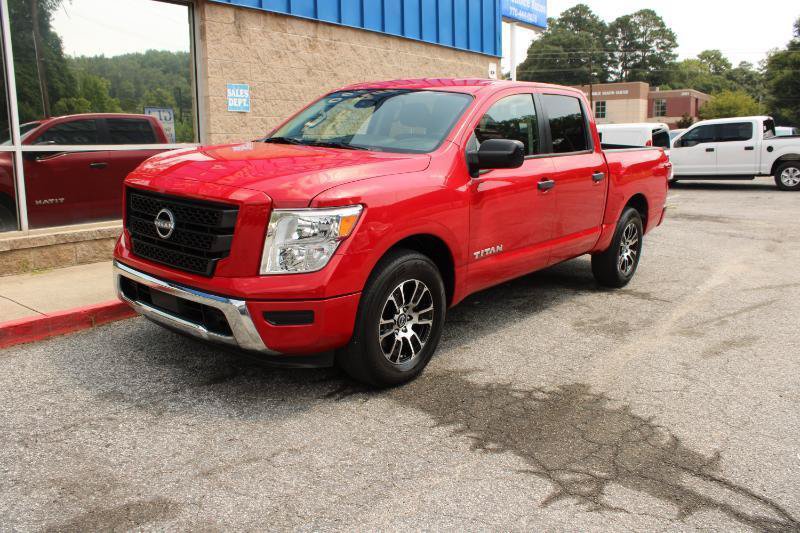 Used 2023 Nissan Titan SV RWD image 3