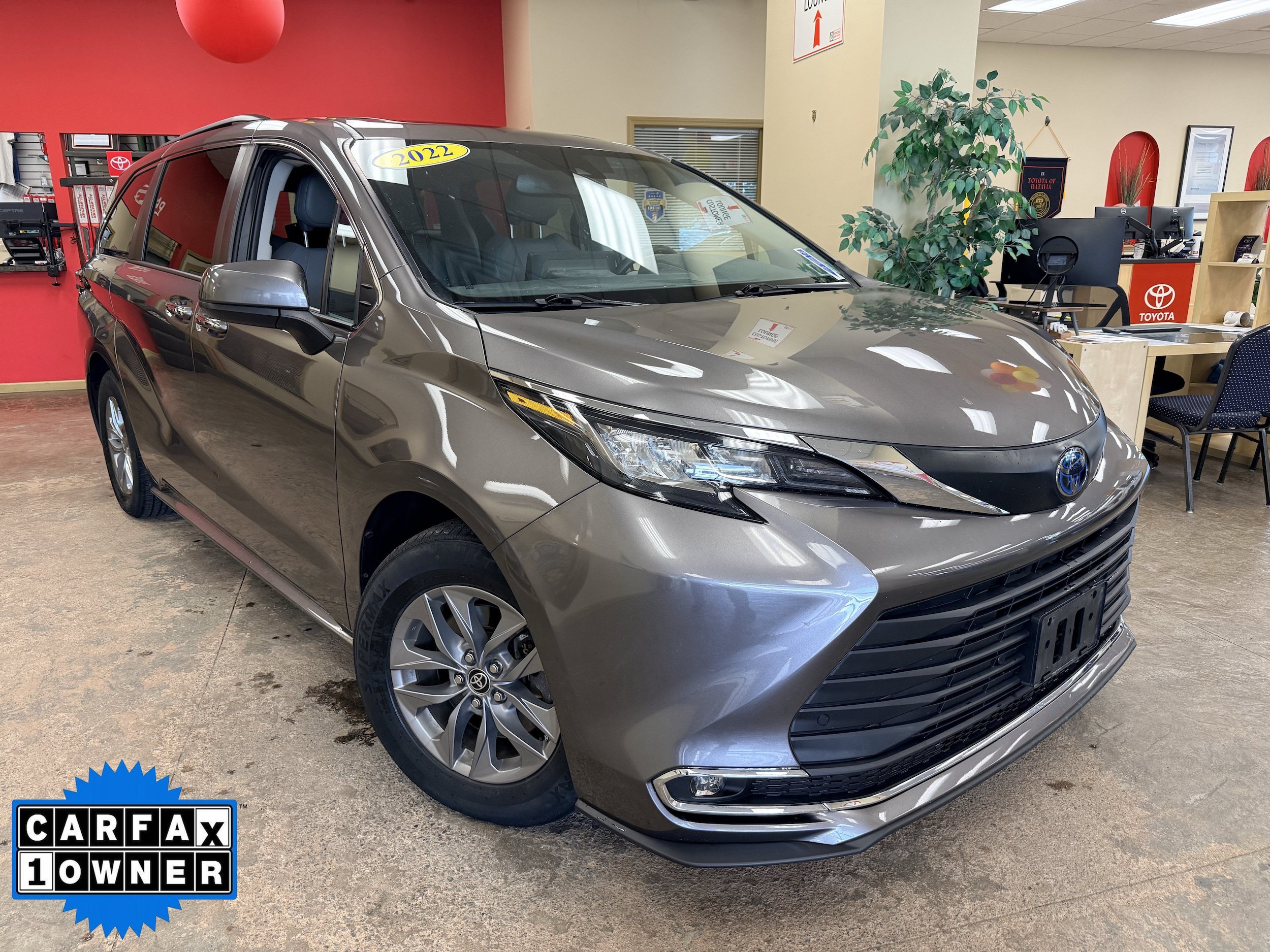 Used 2022 Toyota Sienna XLE