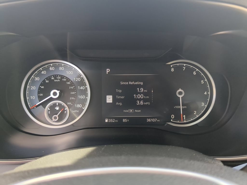 Used 2025 Genesis G70 2.5T RWD image 31