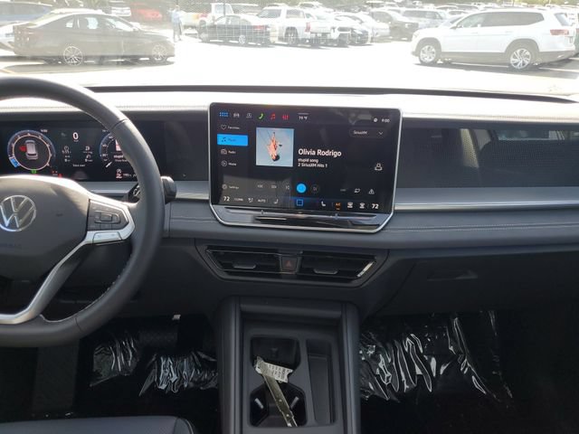 New 2026 Volkswagen Tiguan SE AWD/4WD image 14