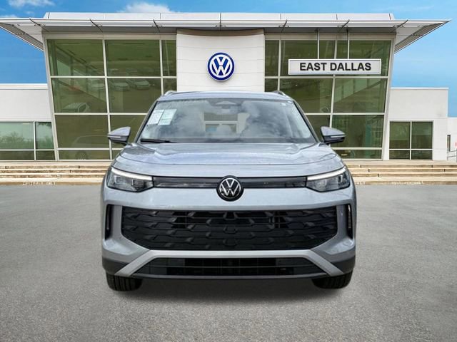 Used 2025 Volkswagen Tiguan SE image 5