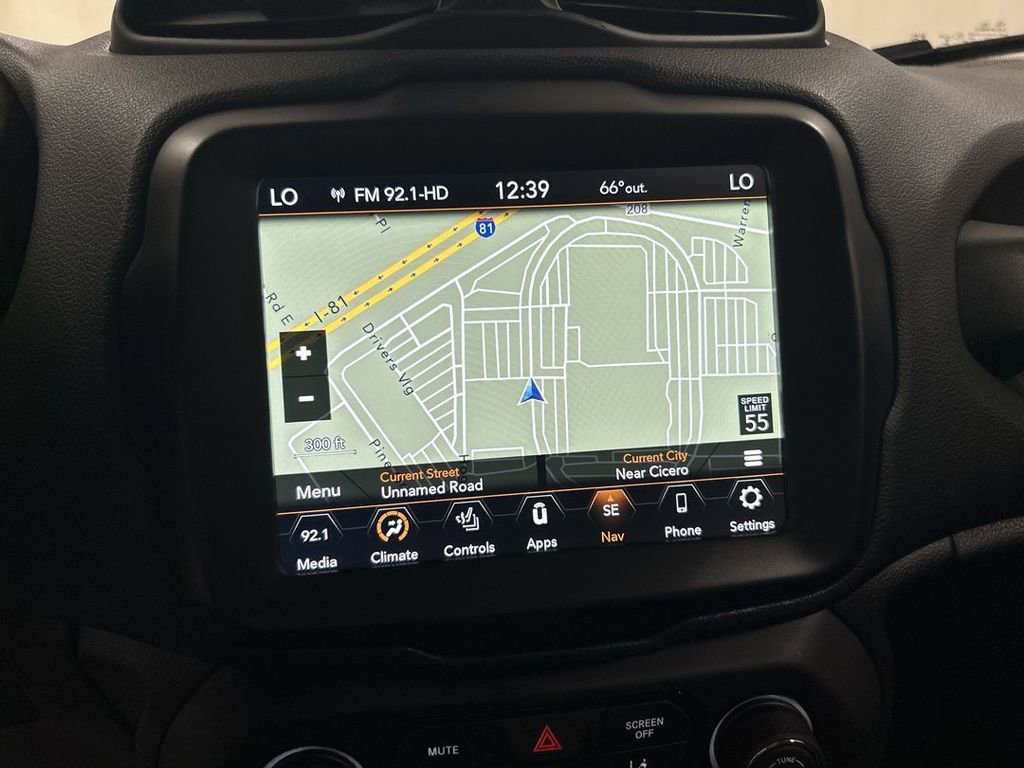 Used 2023 Jeep Renegade Latitude w/ Premium Group AWD/4WD image 16