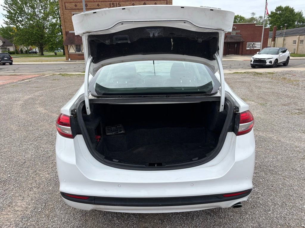 Used 2018 Ford Fusion SE w/ Equipment Group 602A FWD image 15