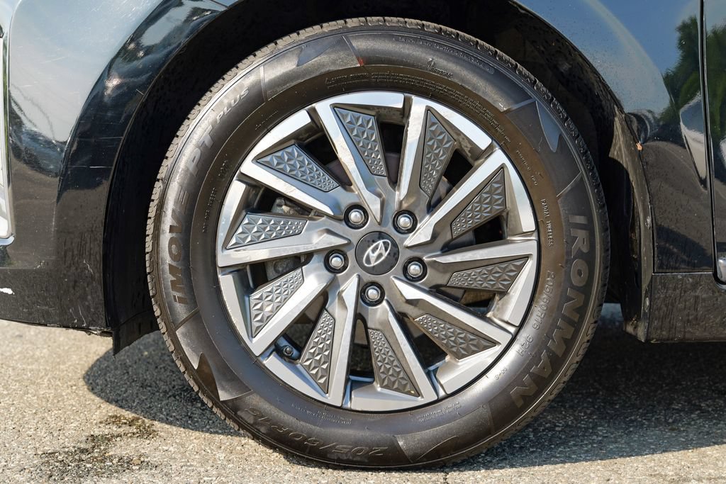 Used 2020 Hyundai Ioniq Limited FWD image 15