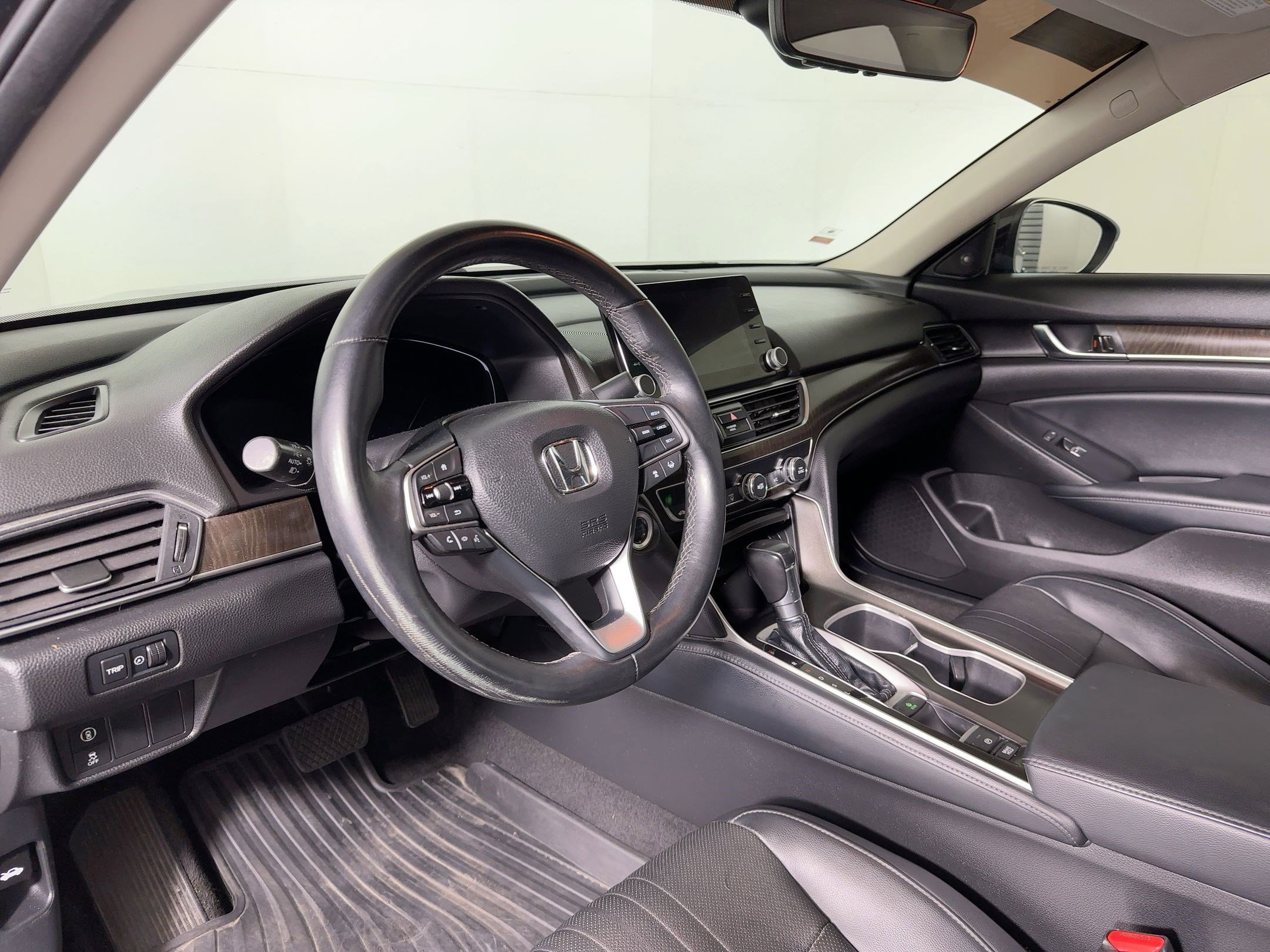 Used 2018 Honda Accord EX-L image 3