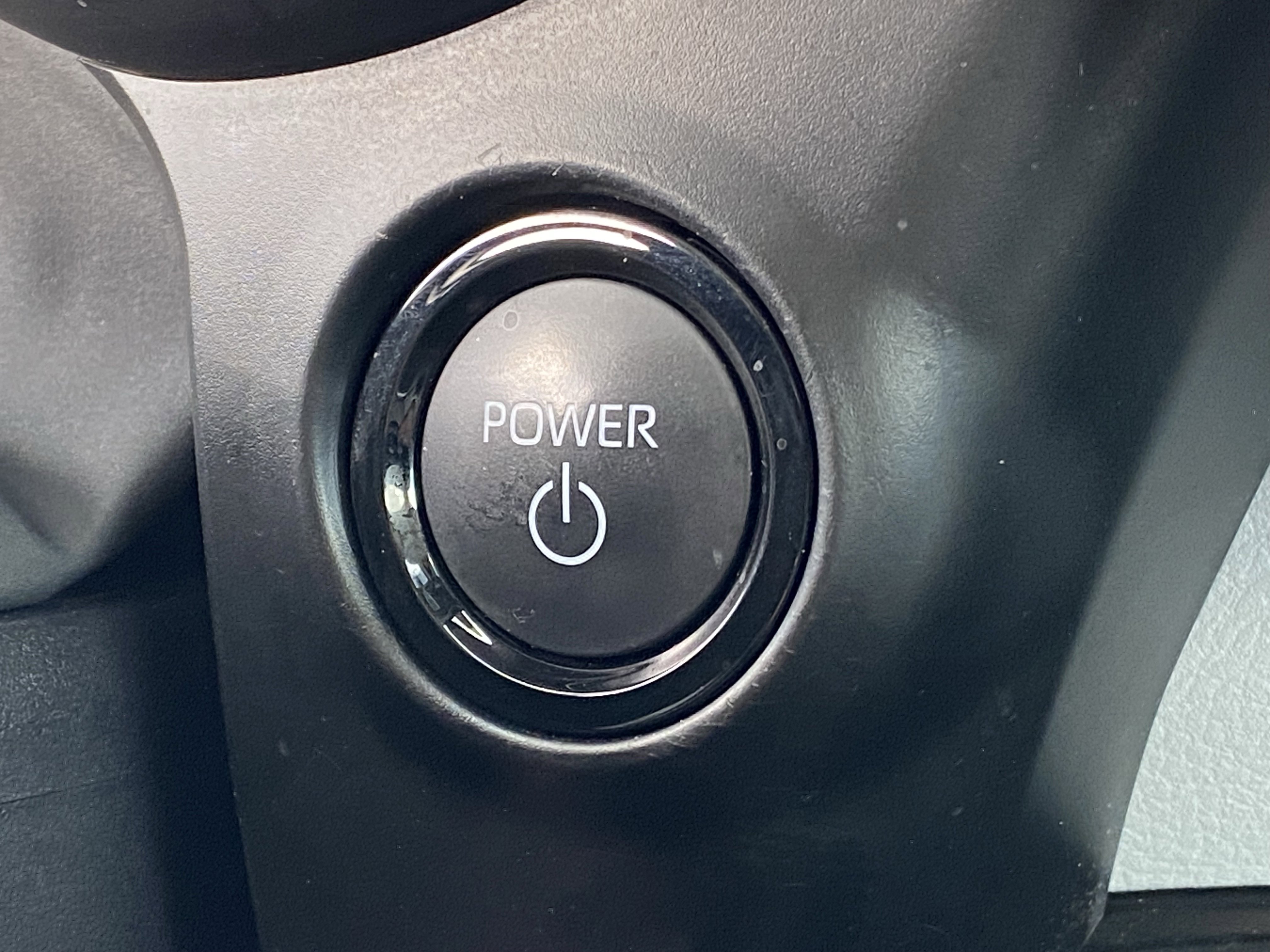 Certified 2025 Toyota Sienna LE FWD image 25