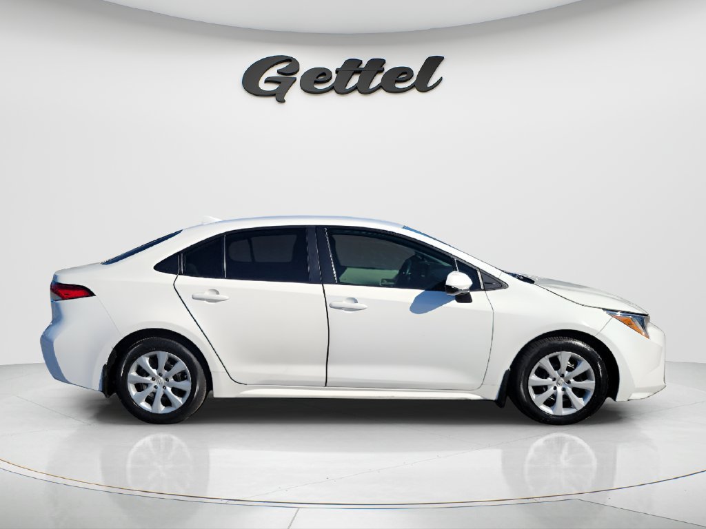 Used 2025 Toyota Corolla LE FWD image 3