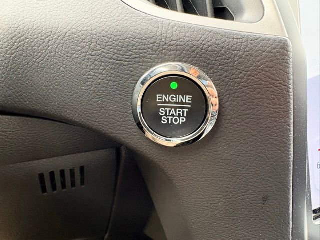 Used 2023 Ford Edge SEL w/ Sport Appearance Package image 25