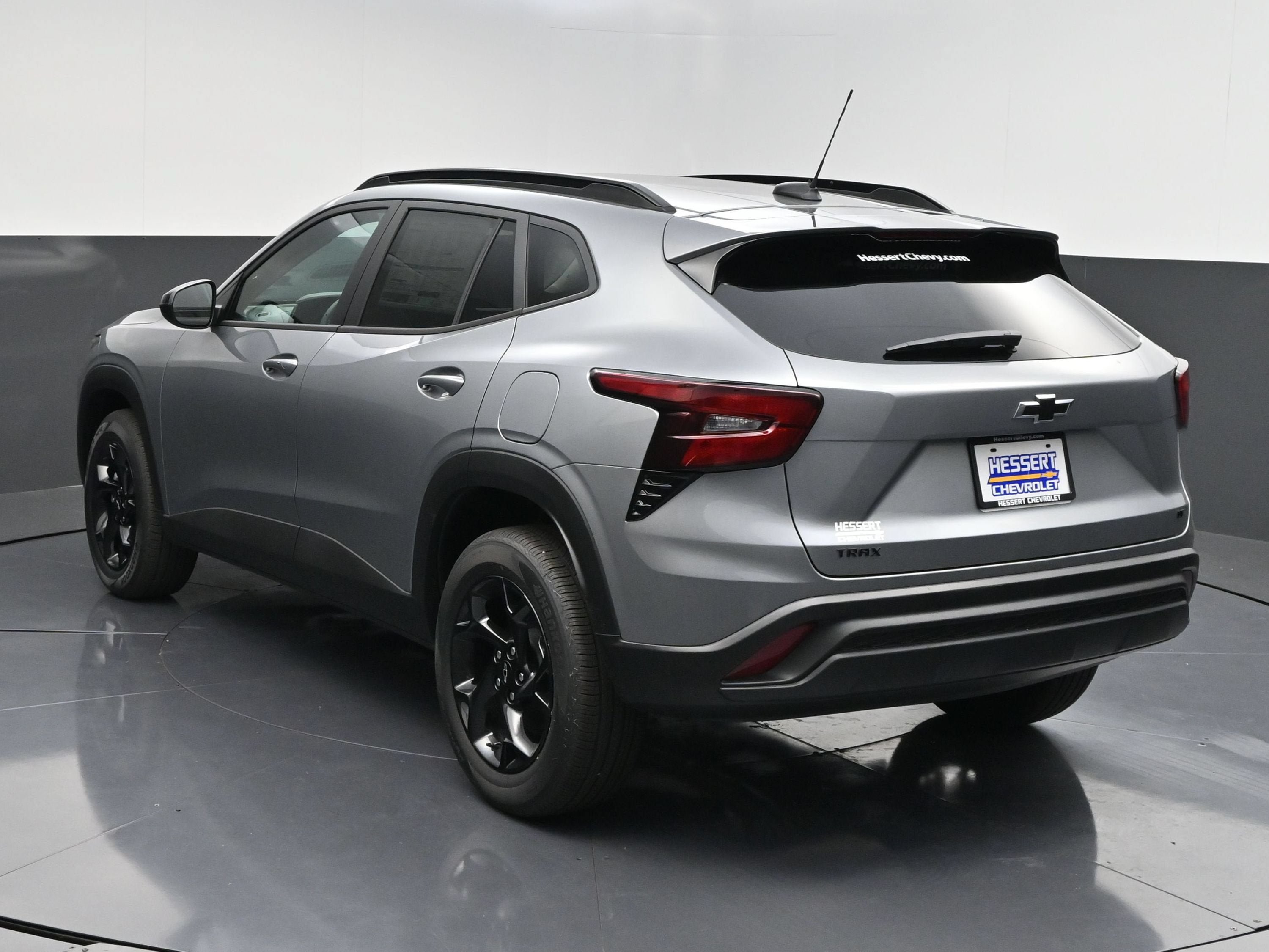 New 2026 Chevrolet Trax LT w/ Sunroof Package FWD image 6