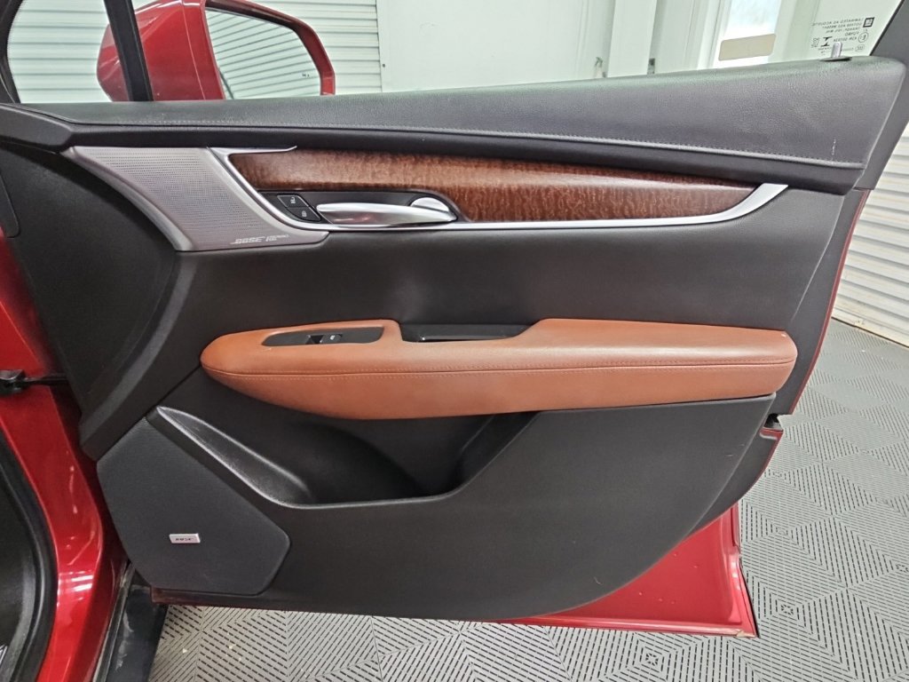 Used 2020 Cadillac XT5 Premium Luxury FWD image 45