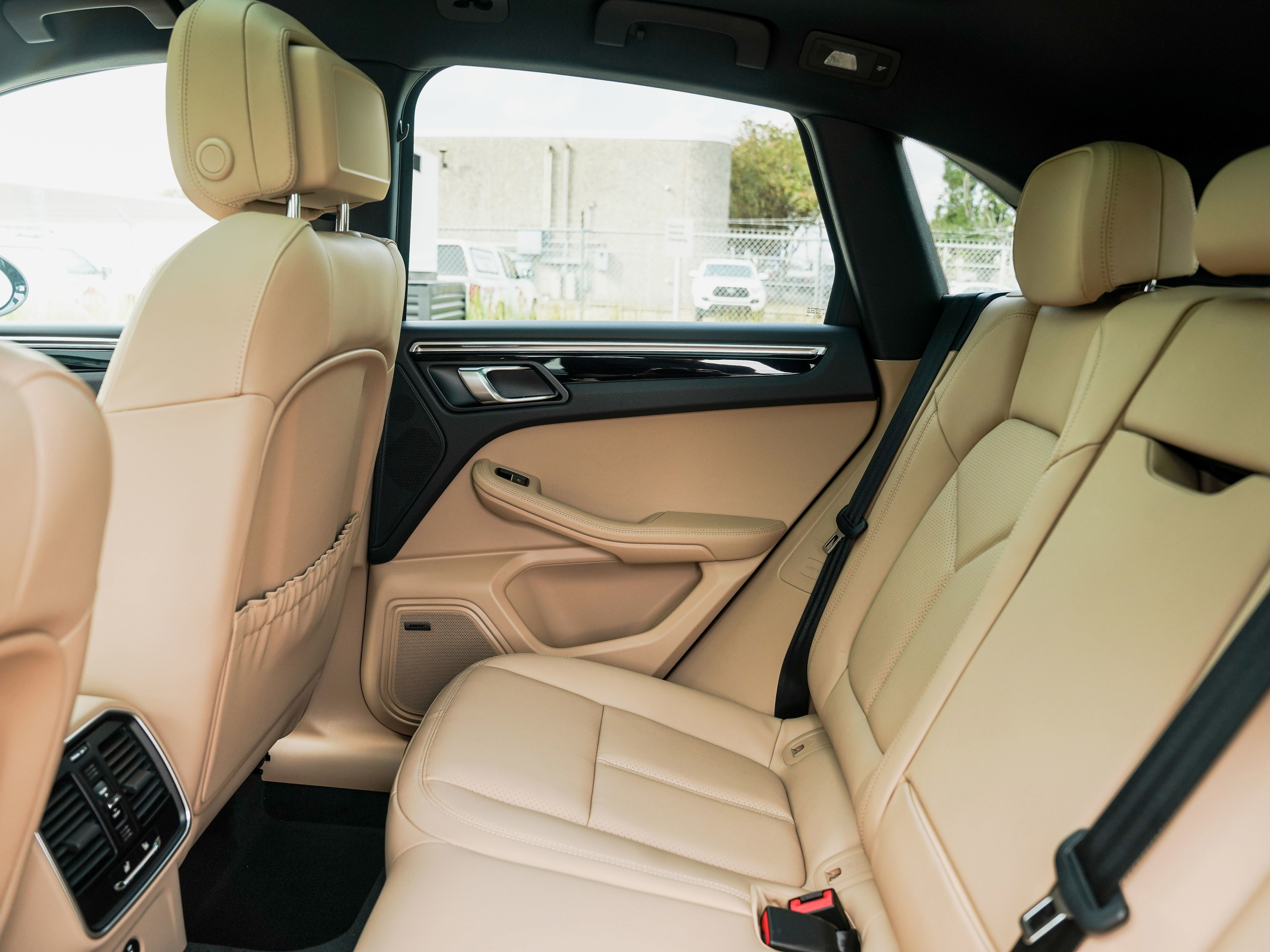 New 2026 Porsche Macan image 29