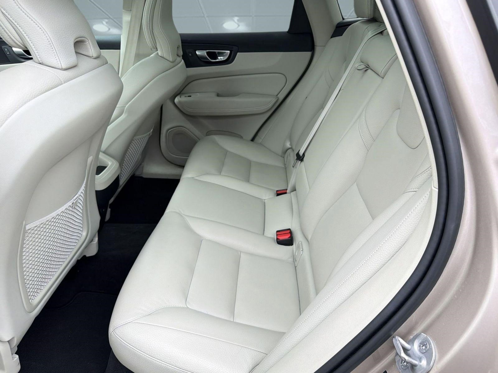 Certified 2024 Volvo XC60 B5 Plus w/ Climate Package image 15