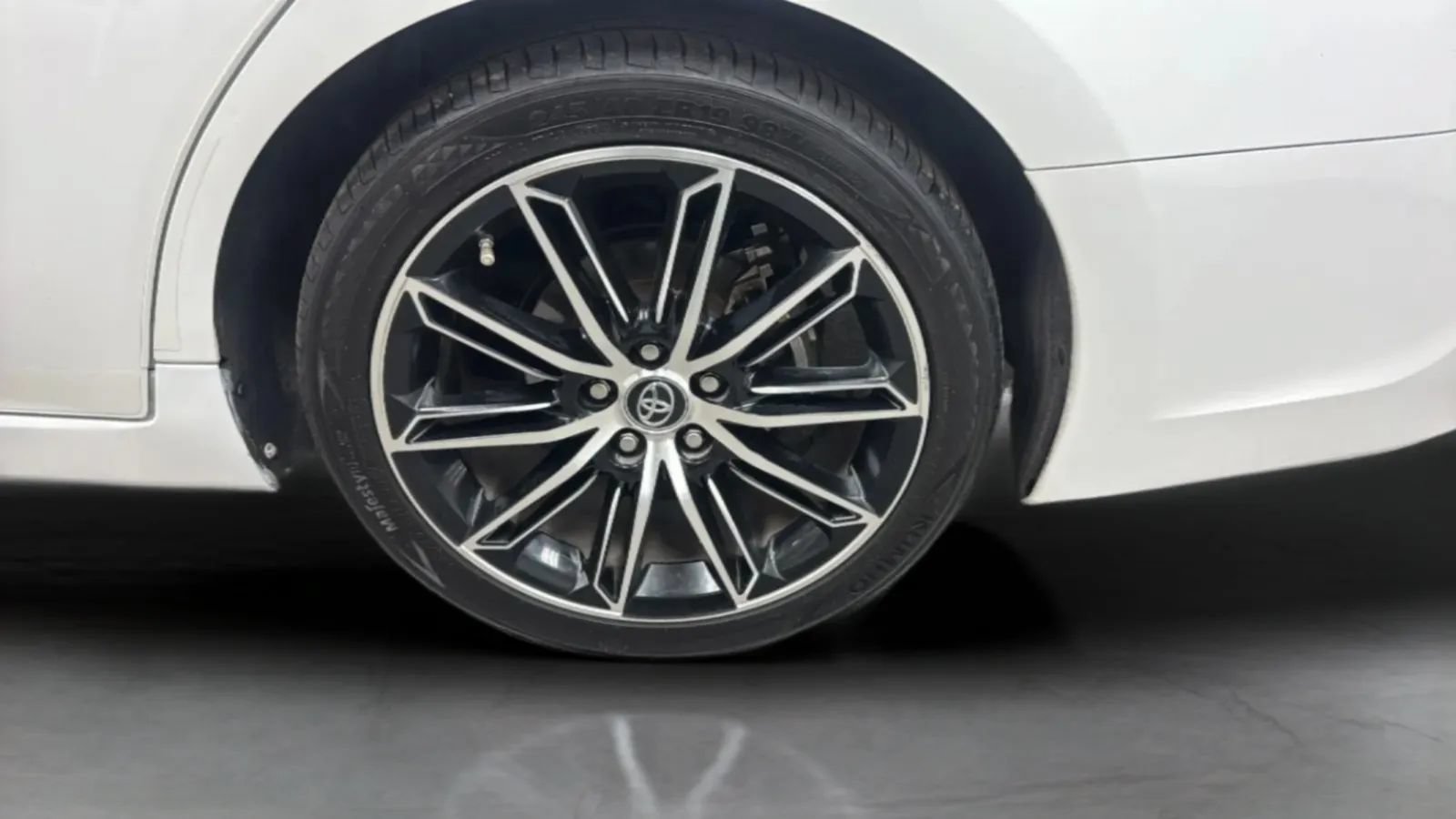 Used 2019 Toyota Avalon XSE w/ Carpet Mat Package FWD image 43