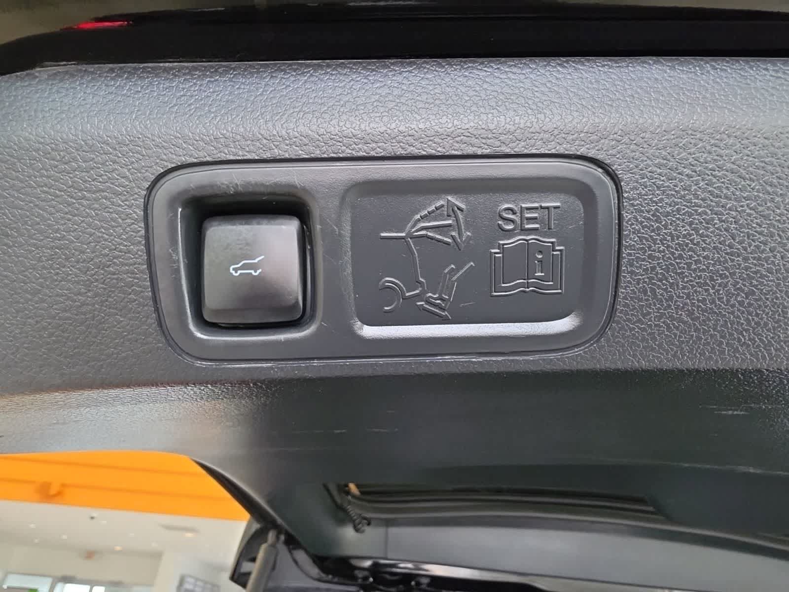 Used 2023 Ford Expedition Limited AWD/4WD image 37