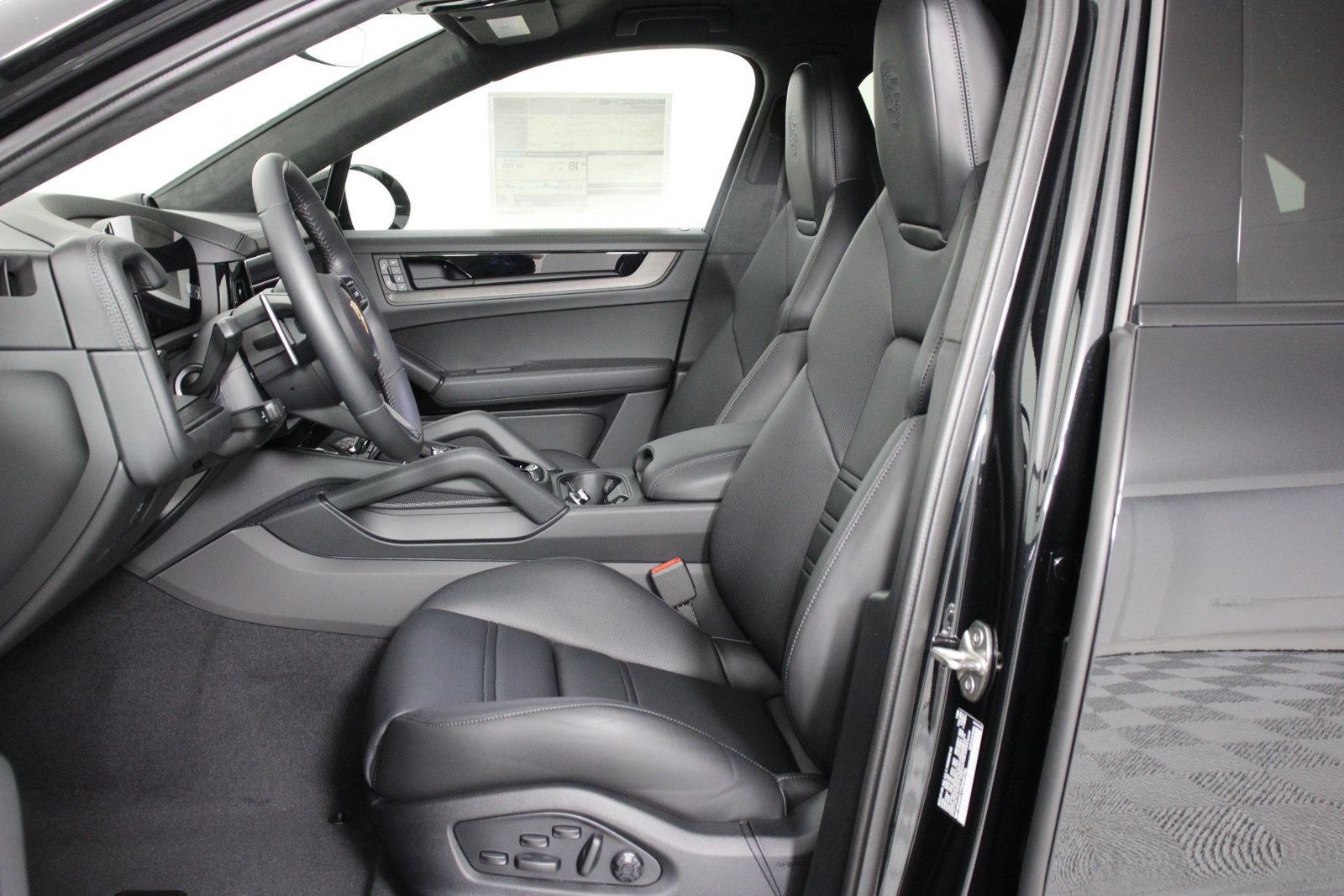 New 2026 Porsche Cayenne GTS AWD/4WD image 5