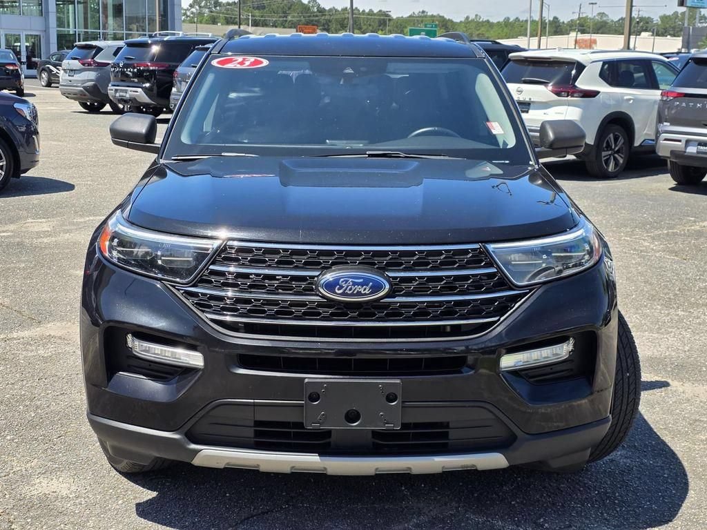 Used 2023 Ford Explorer XLT w/ Equipment Group 202A RWD image 3