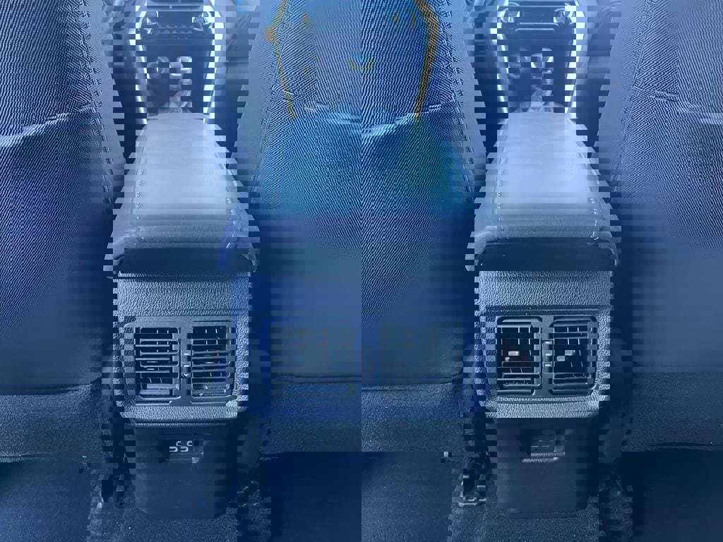 Used 2024 Toyota Venza LE image 24