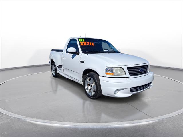 Used 2001 Ford F150 Lightning RWD image 2