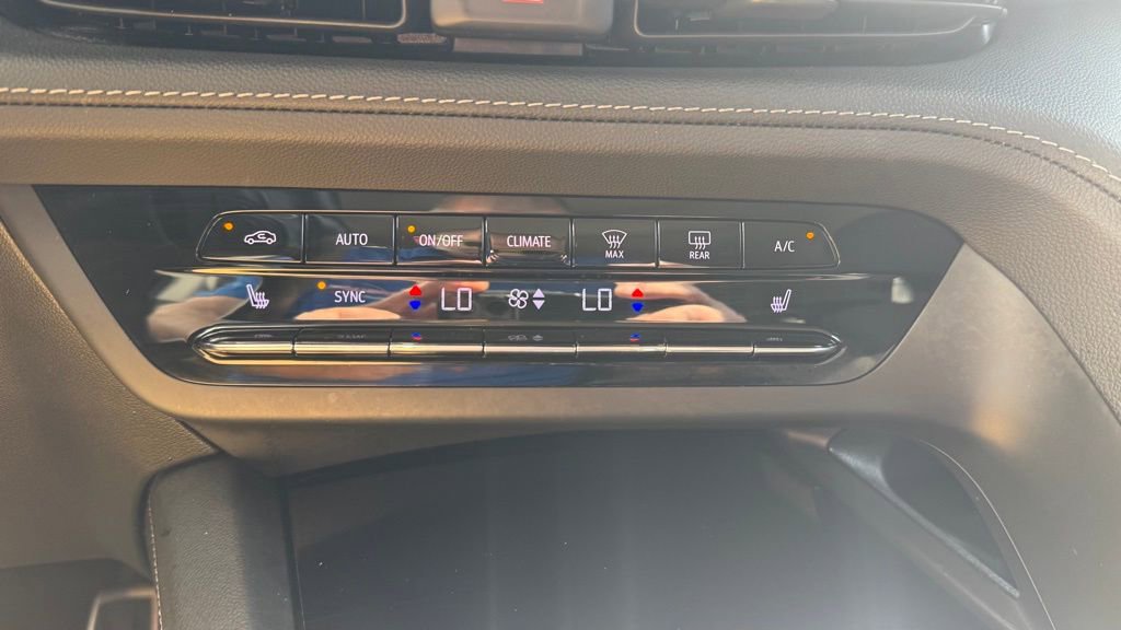 Used 2023 Buick Envision Preferred w/ Sport Touring Package image 21