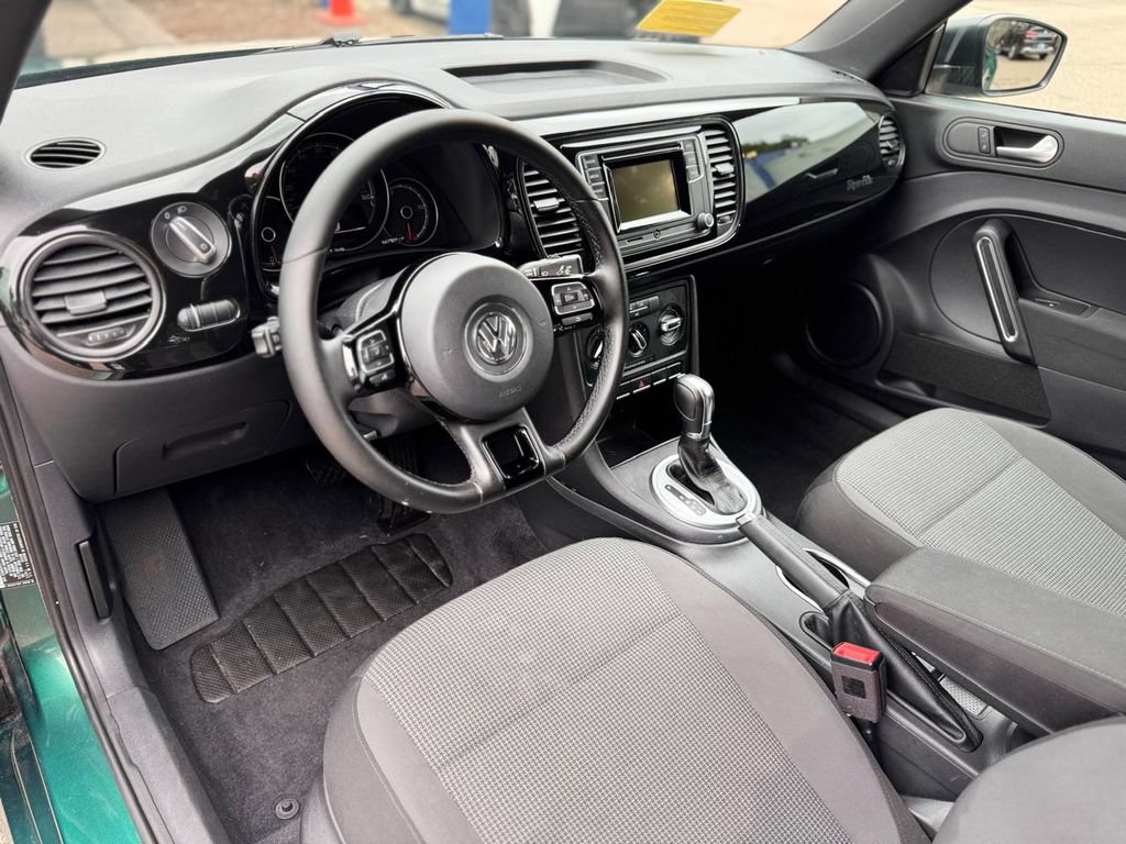 Used 2018 Volkswagen Beetle 2.0T S FWD image 14