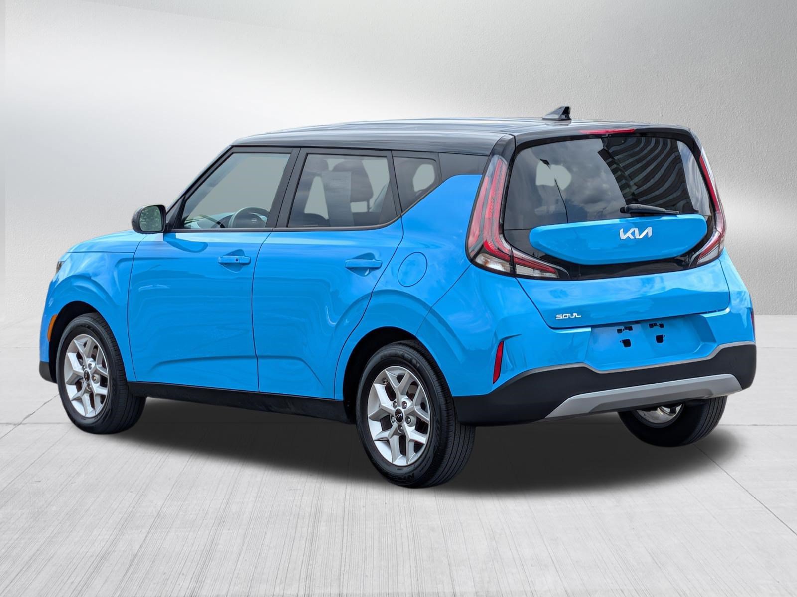 Certified 2025 Kia Soul S FWD image 5