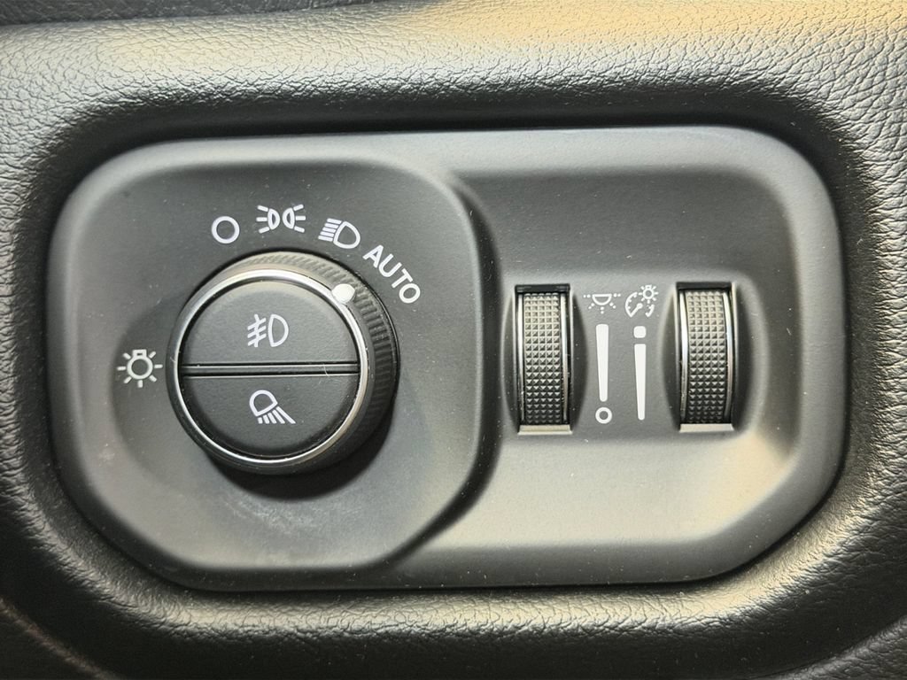 Used 2021 RAM 1500 Laramie w/ Sport Appearance Package AWD/4WD image 23