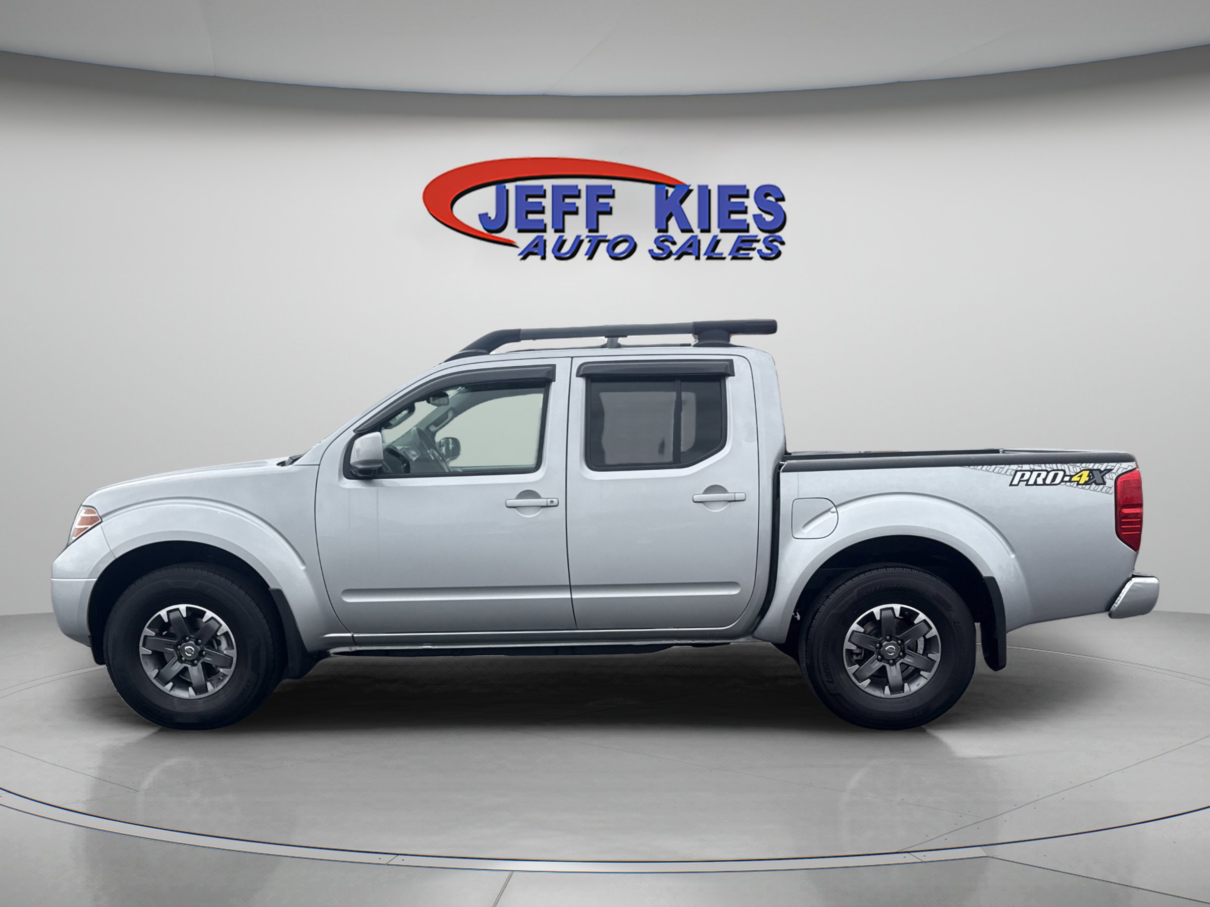 Used 2015 Nissan Frontier PRO-4X w/ Pro-4x Luxury Package AWD/4WD image 8