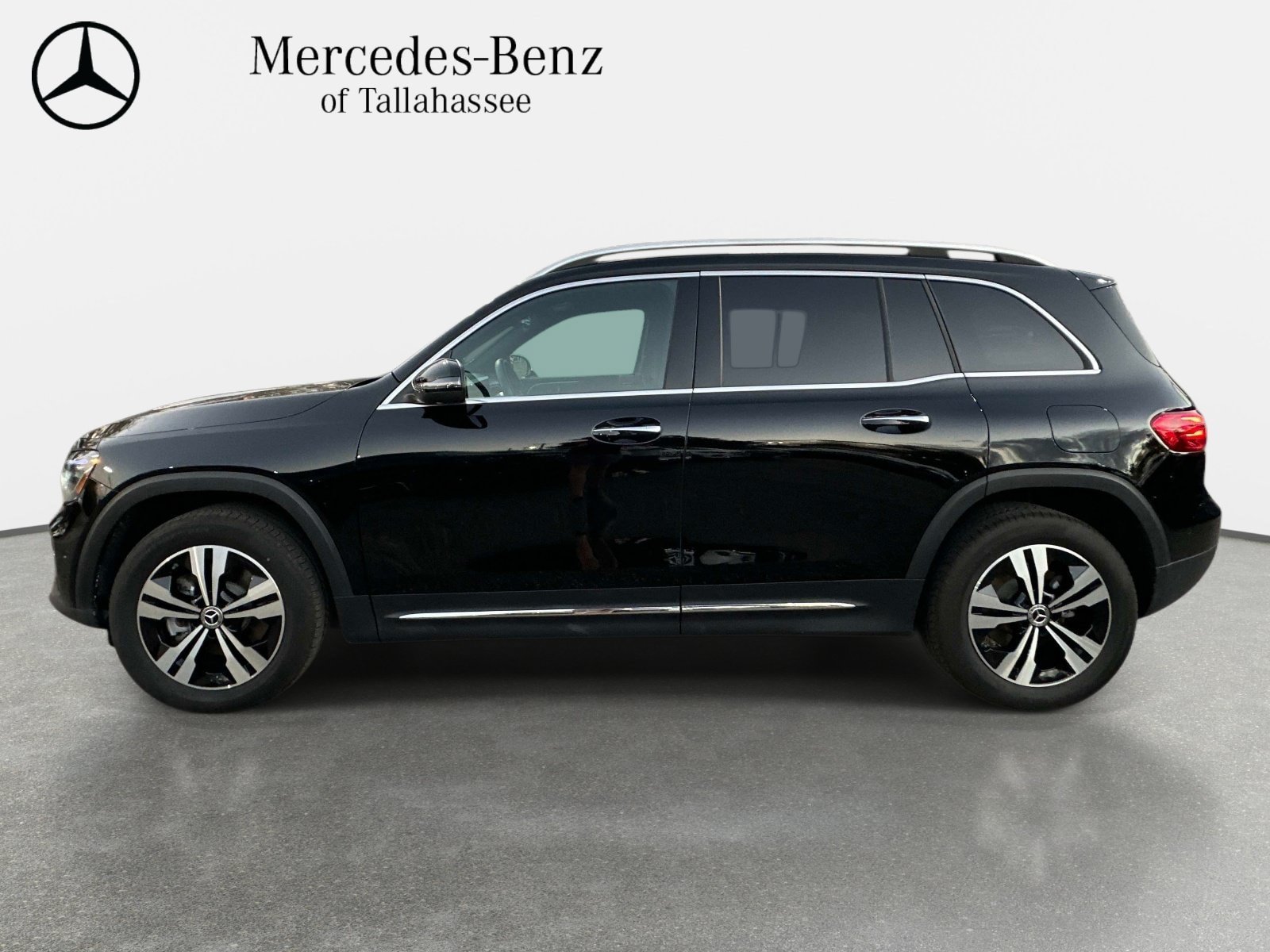 Used 2025 Mercedes-Benz GLB 250 image 2