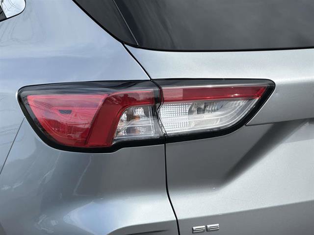 Used 2022 Ford Escape SE w/ Cold Weather Package FWD image 9
