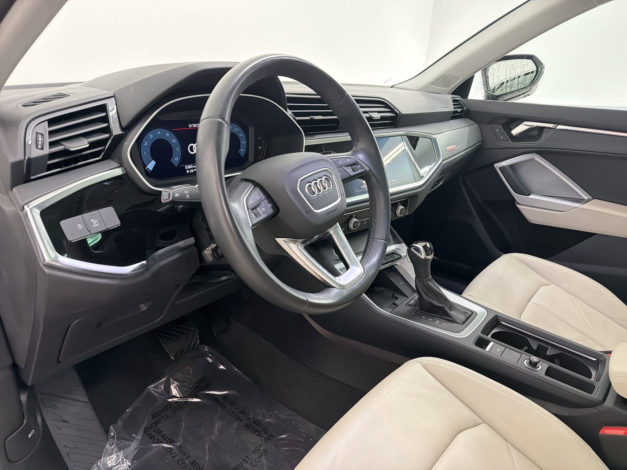 Used 2024 Audi Q3 2.0T Premium Plus w/ Premium Plus Package image 4