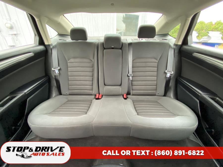 Used 2019 Ford Fusion SE image 18