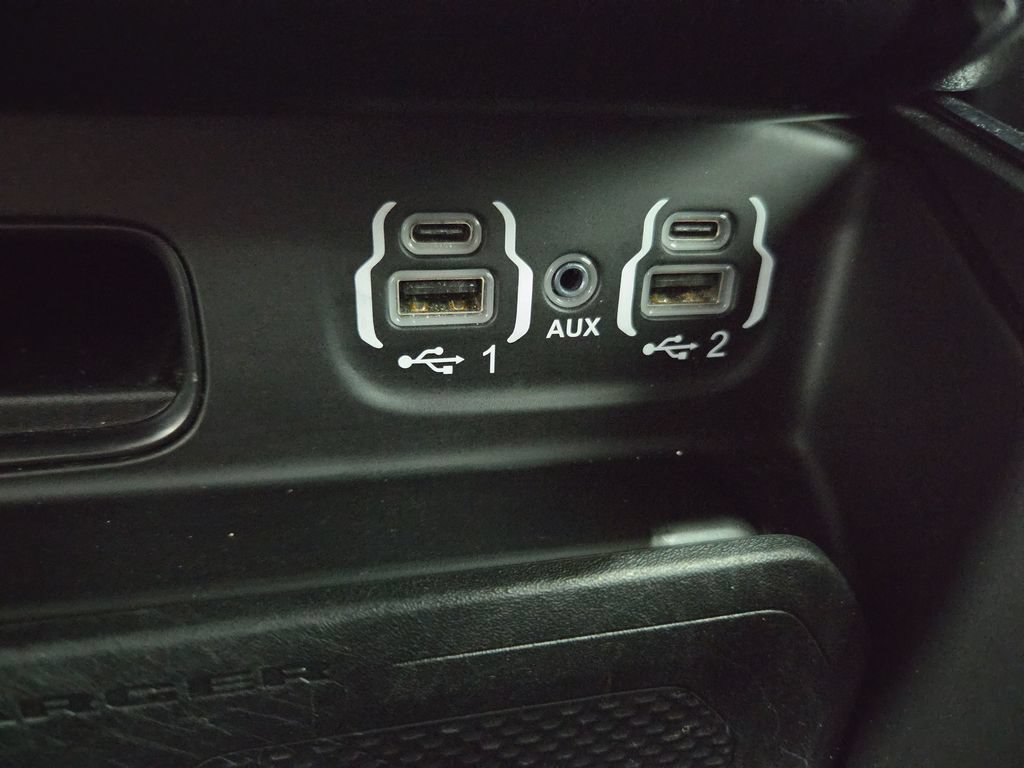 Used 2024 RAM 1500 Laramie AWD/4WD image 45